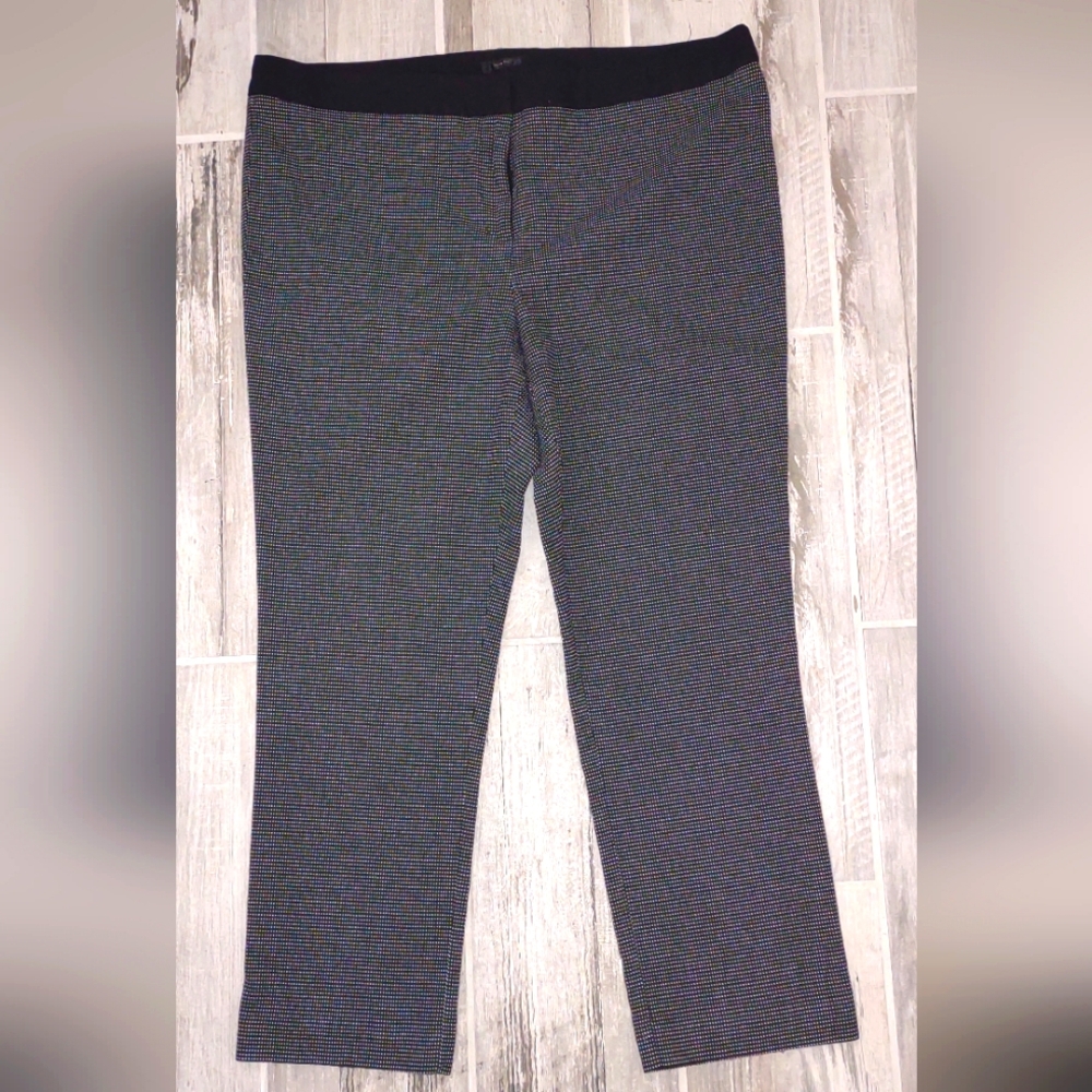 Worthington White/Black Ankle Pants